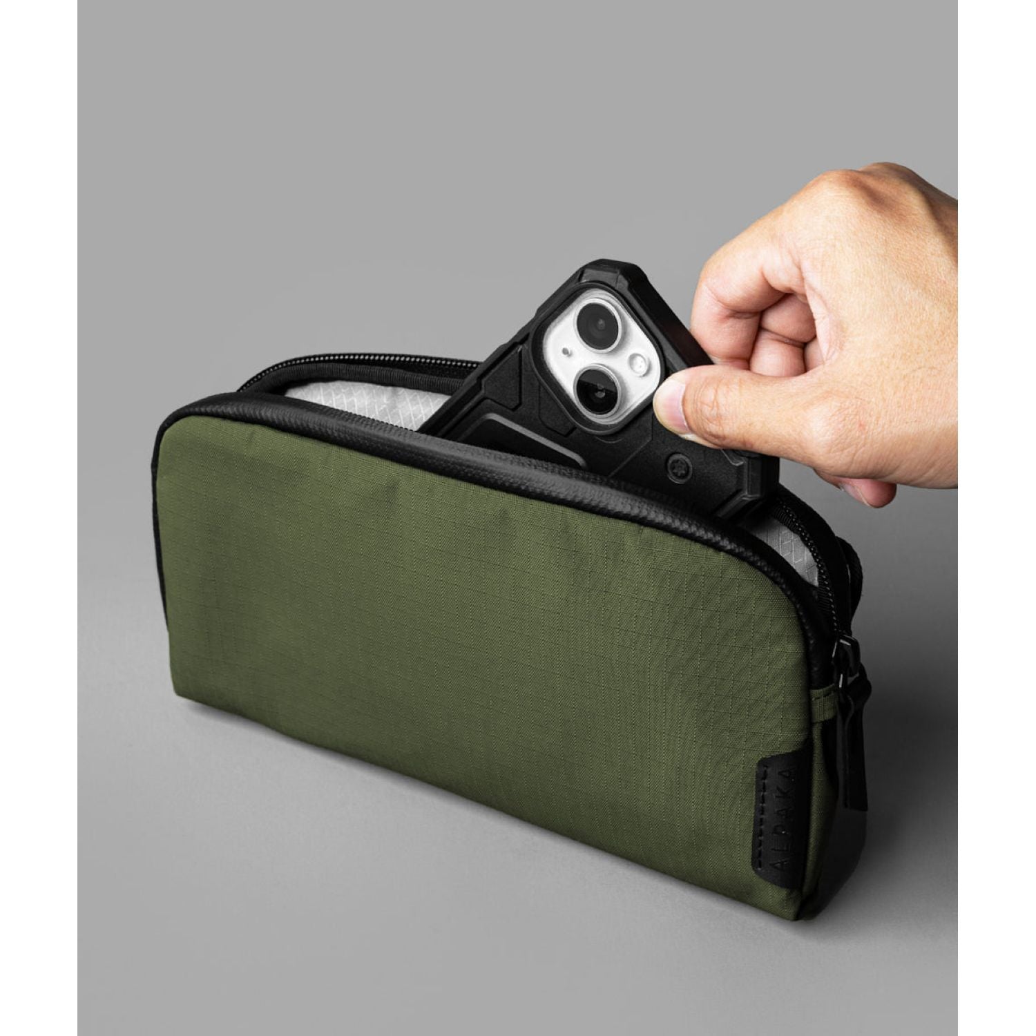 ALPAKA Flight Pouch