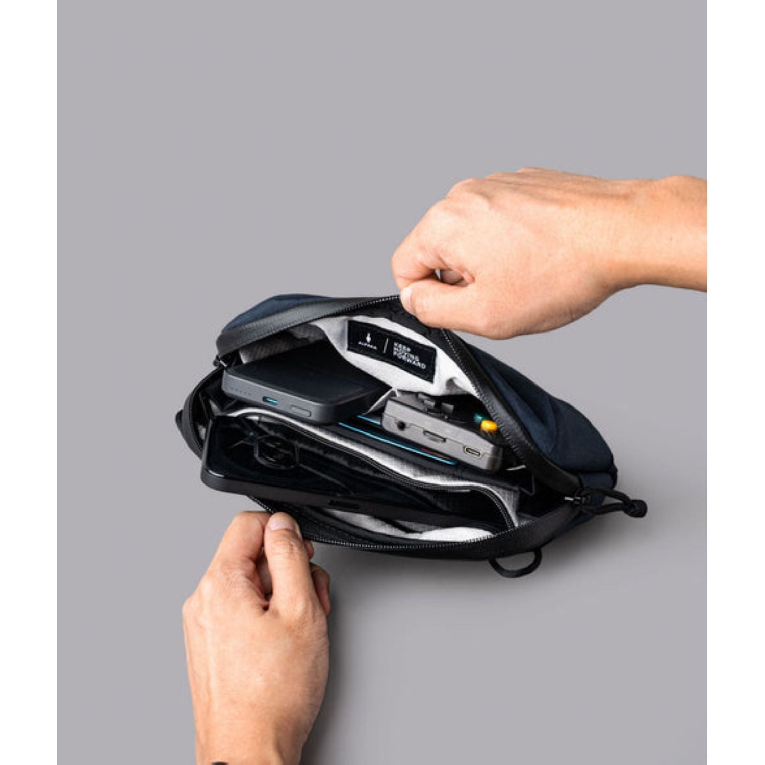 ALPAKA Flight Pouch Pro