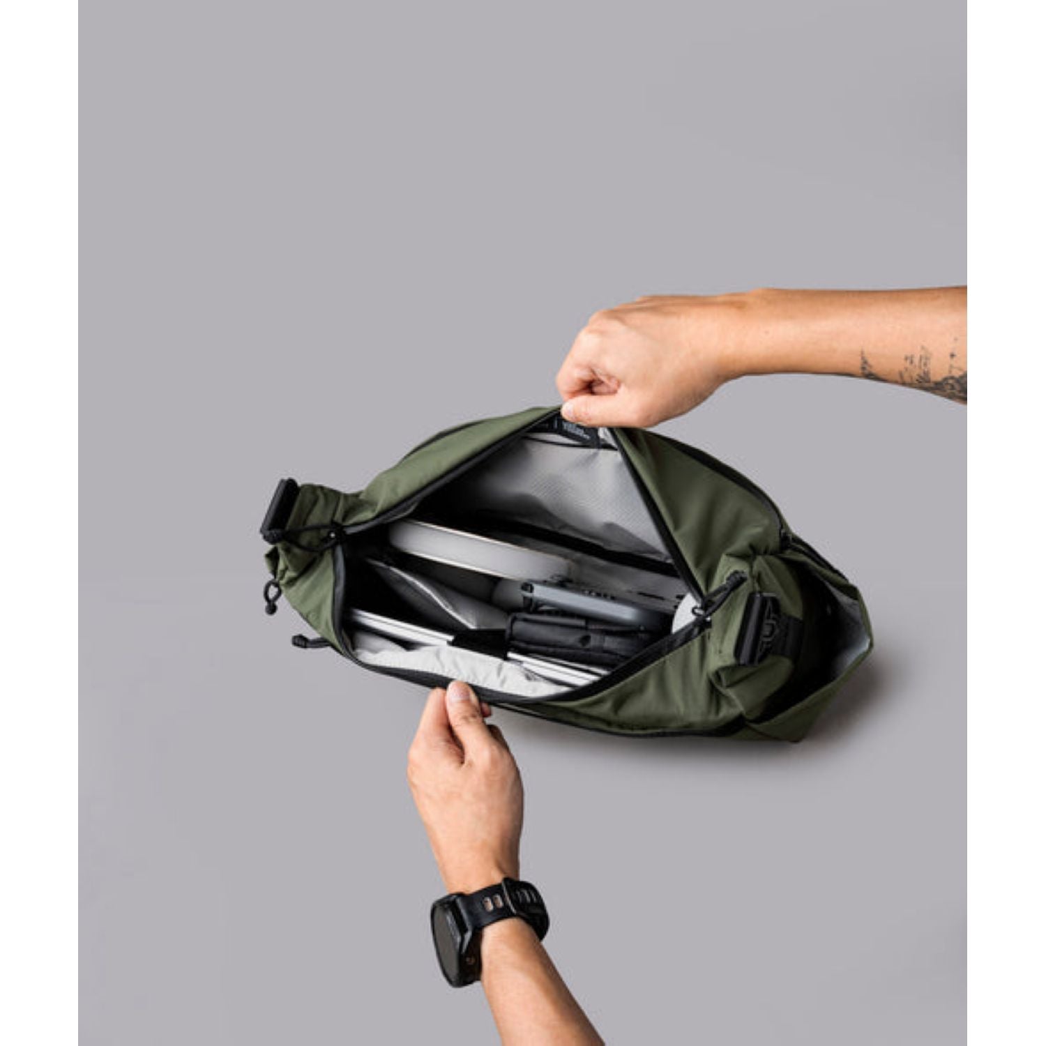 ALPAKA Flight Satchel