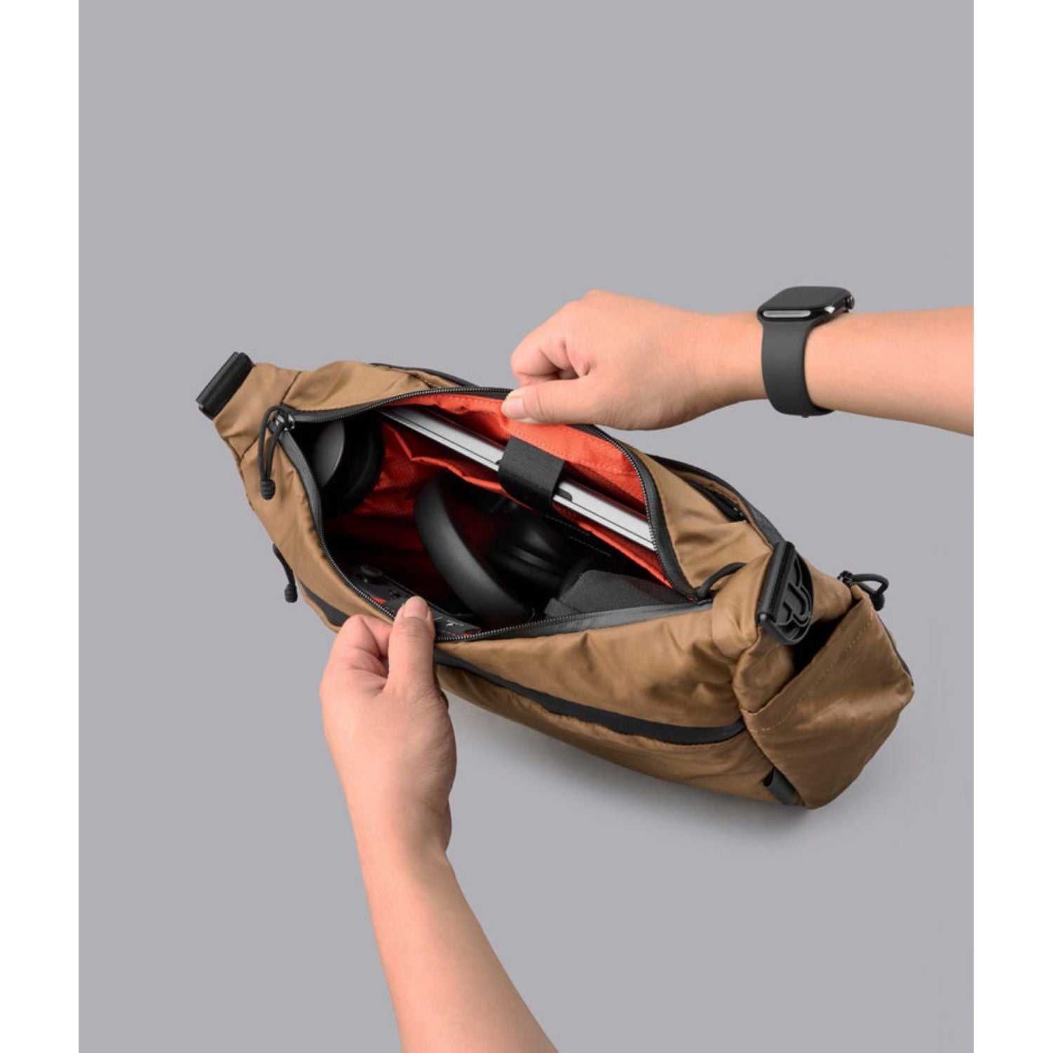ALPAKA Flight Satchel