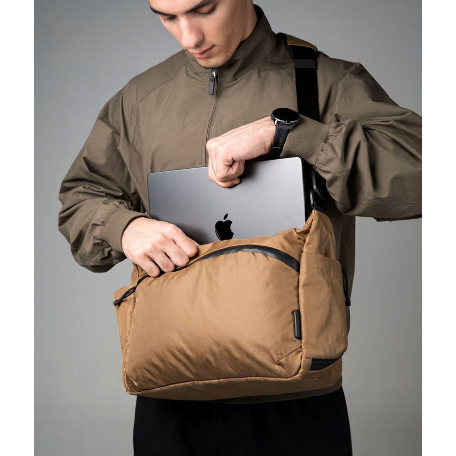 ALPAKA Flight Satchel