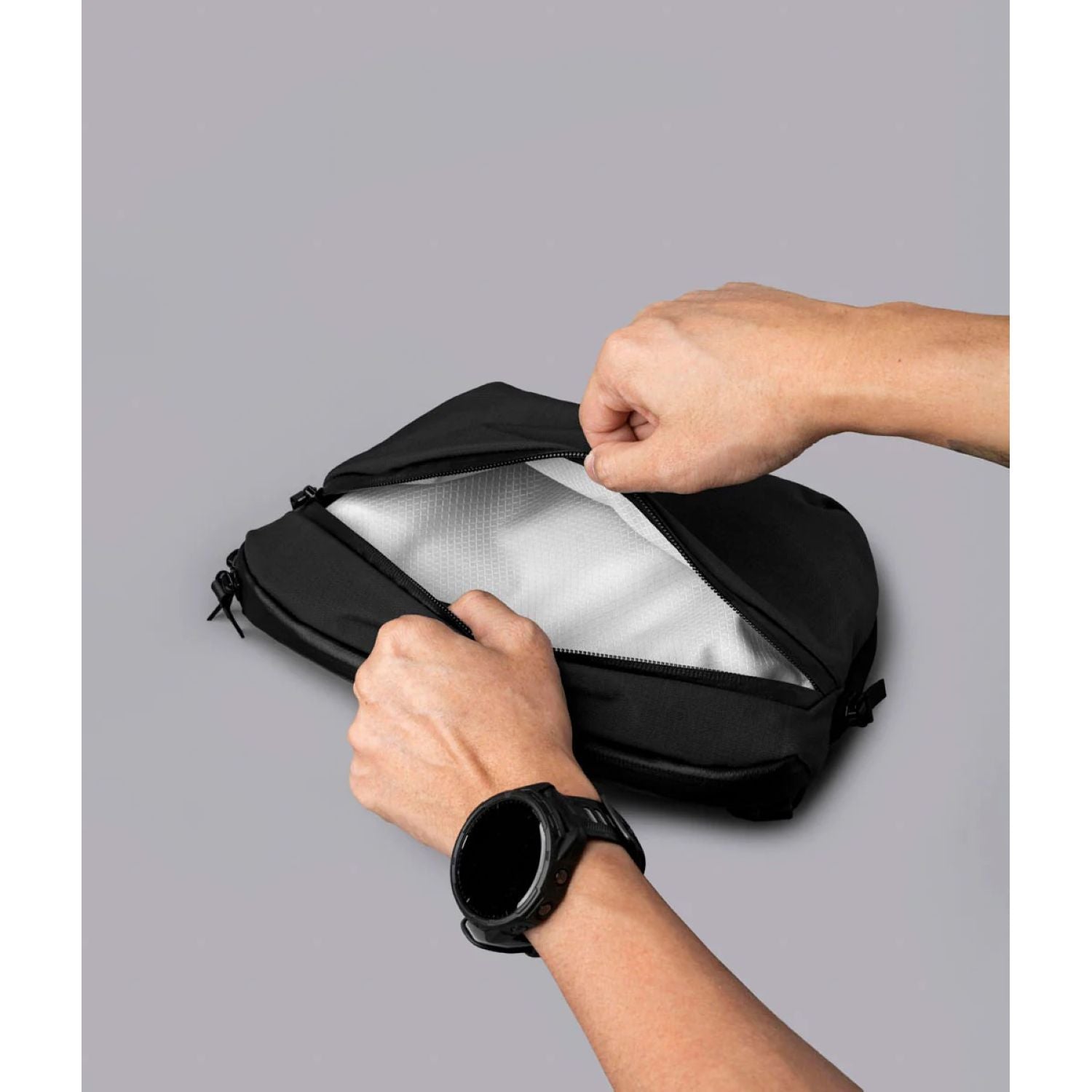 ALPAKA Flight Sling Pro 2.5L