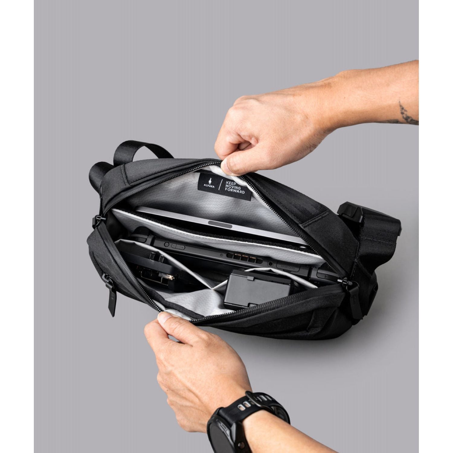 ALPAKA Go Sling Mini V2 (Maglockz Strap Buckle)