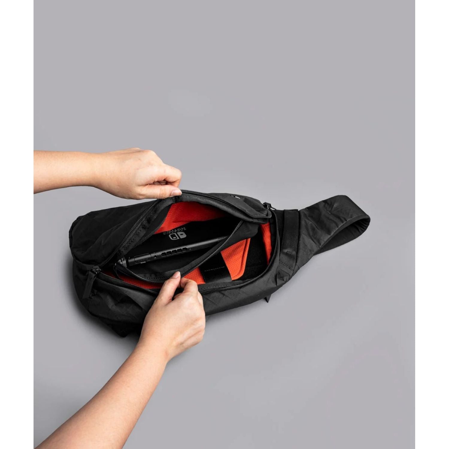 ALPAKA Metro Crossbody Left Shoulder