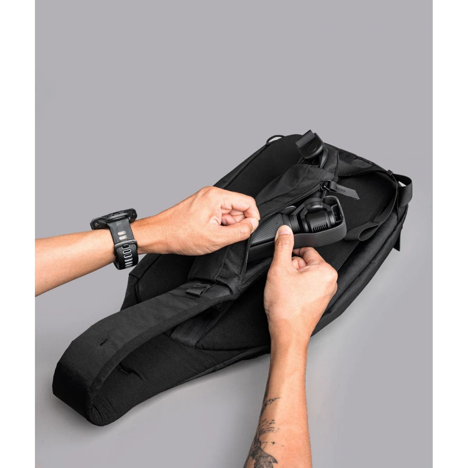 ALPAKA Metro Crossbody Left Shoulder