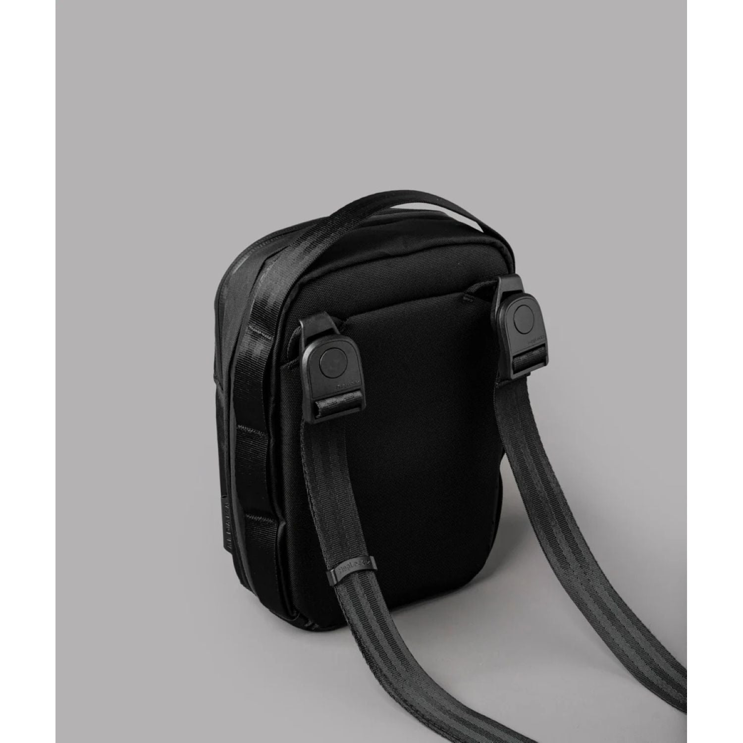 ALPAKA Metro Sling Max