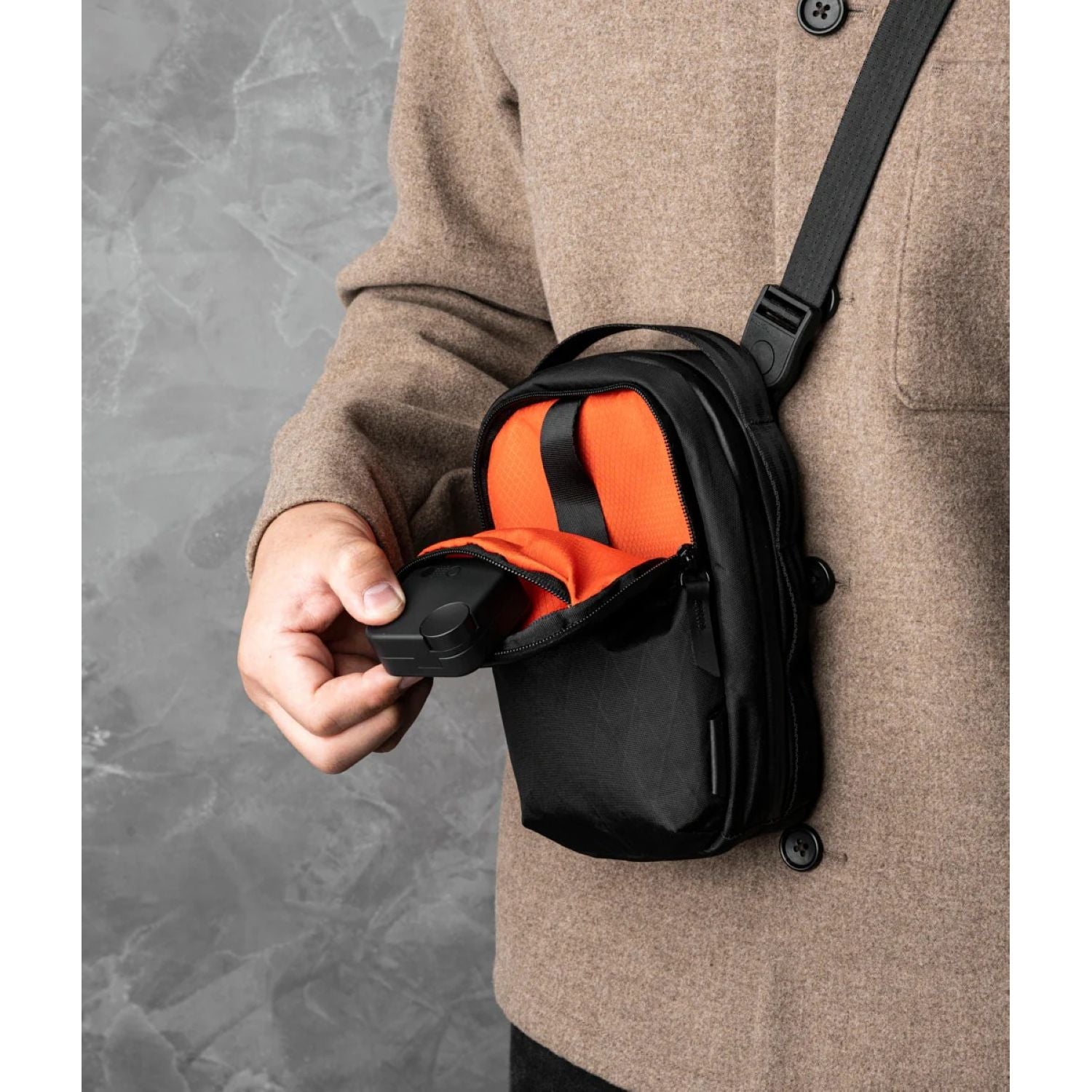 ALPAKA Metro Sling Max