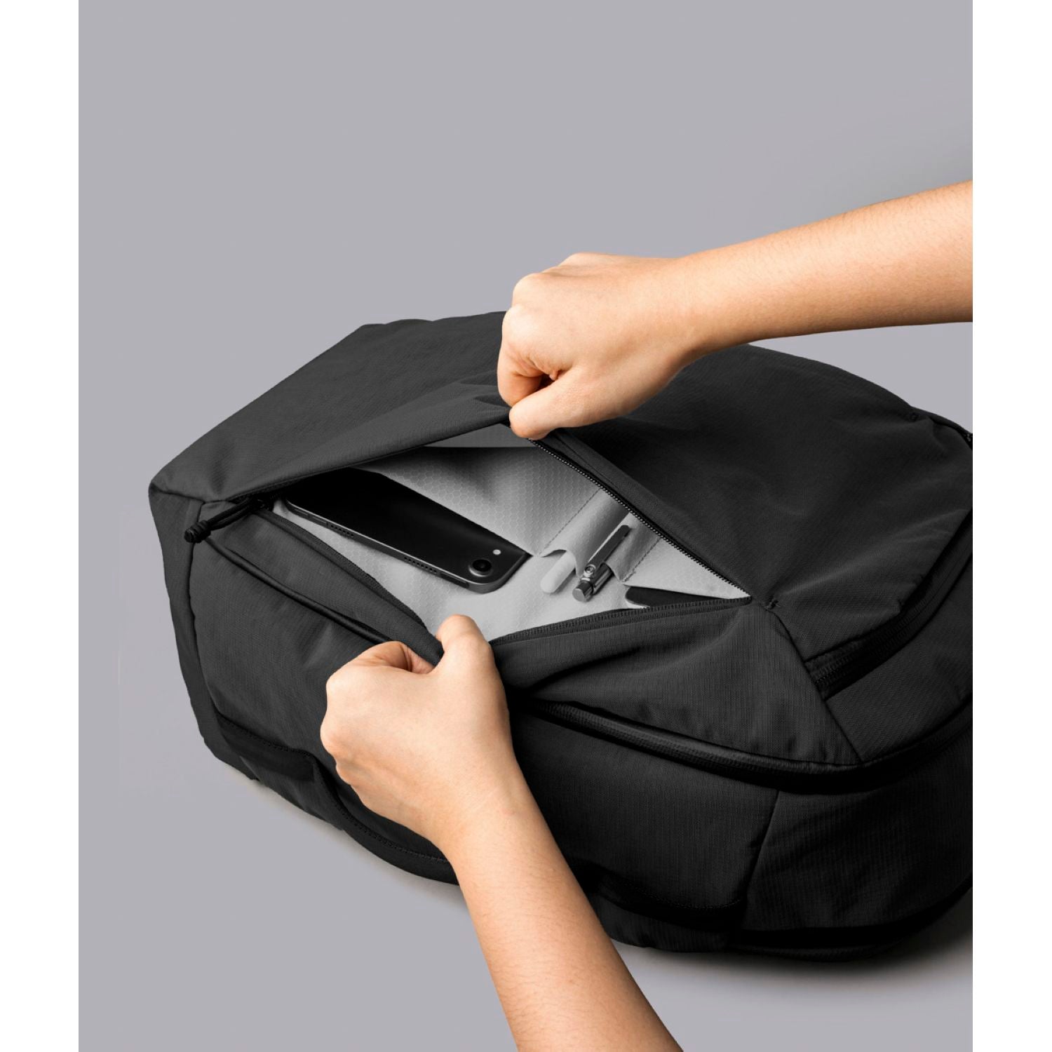 [PRE-ORDER] ALPAKA Traverse Backpack 30L