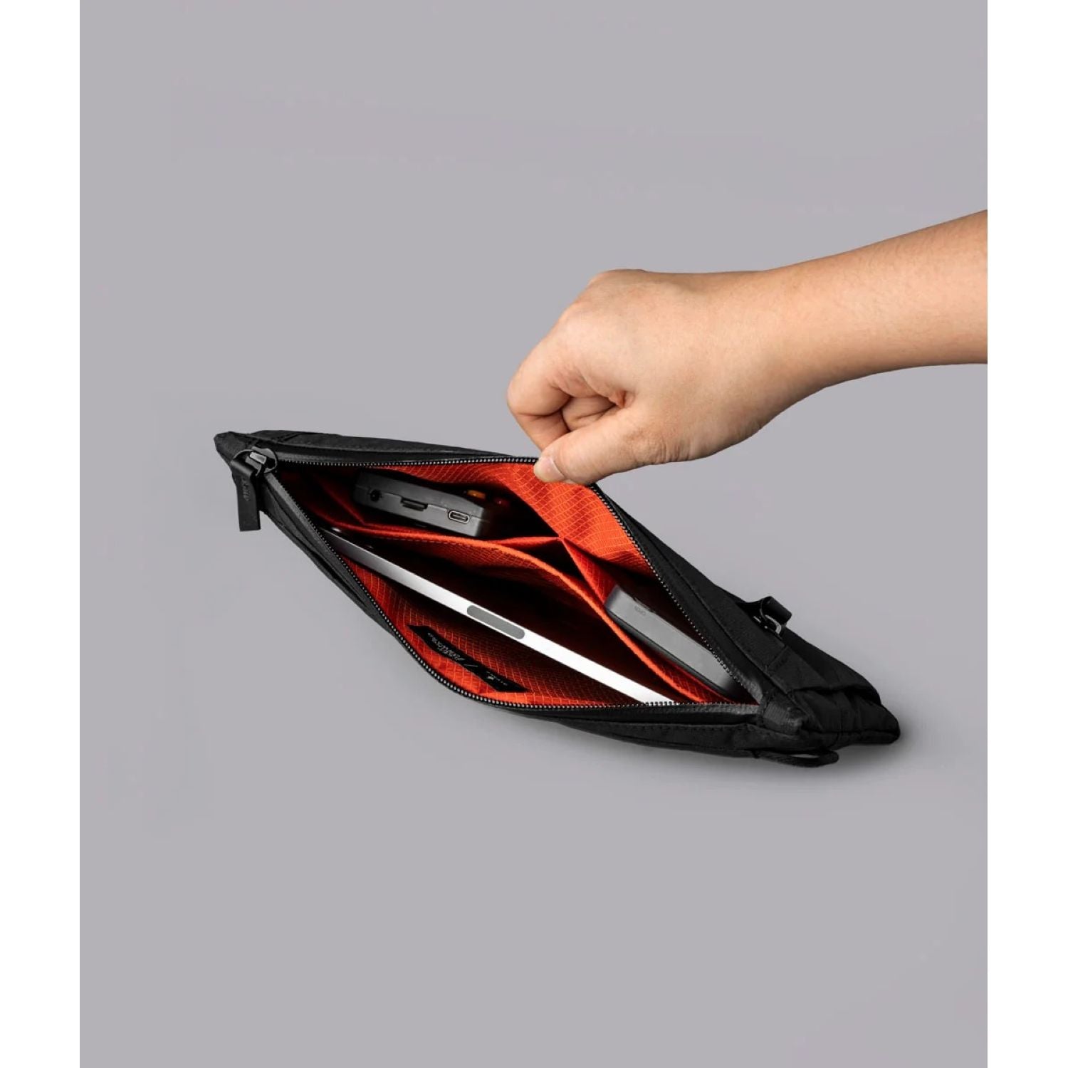 ALPAKA Zip Pouch Max V2