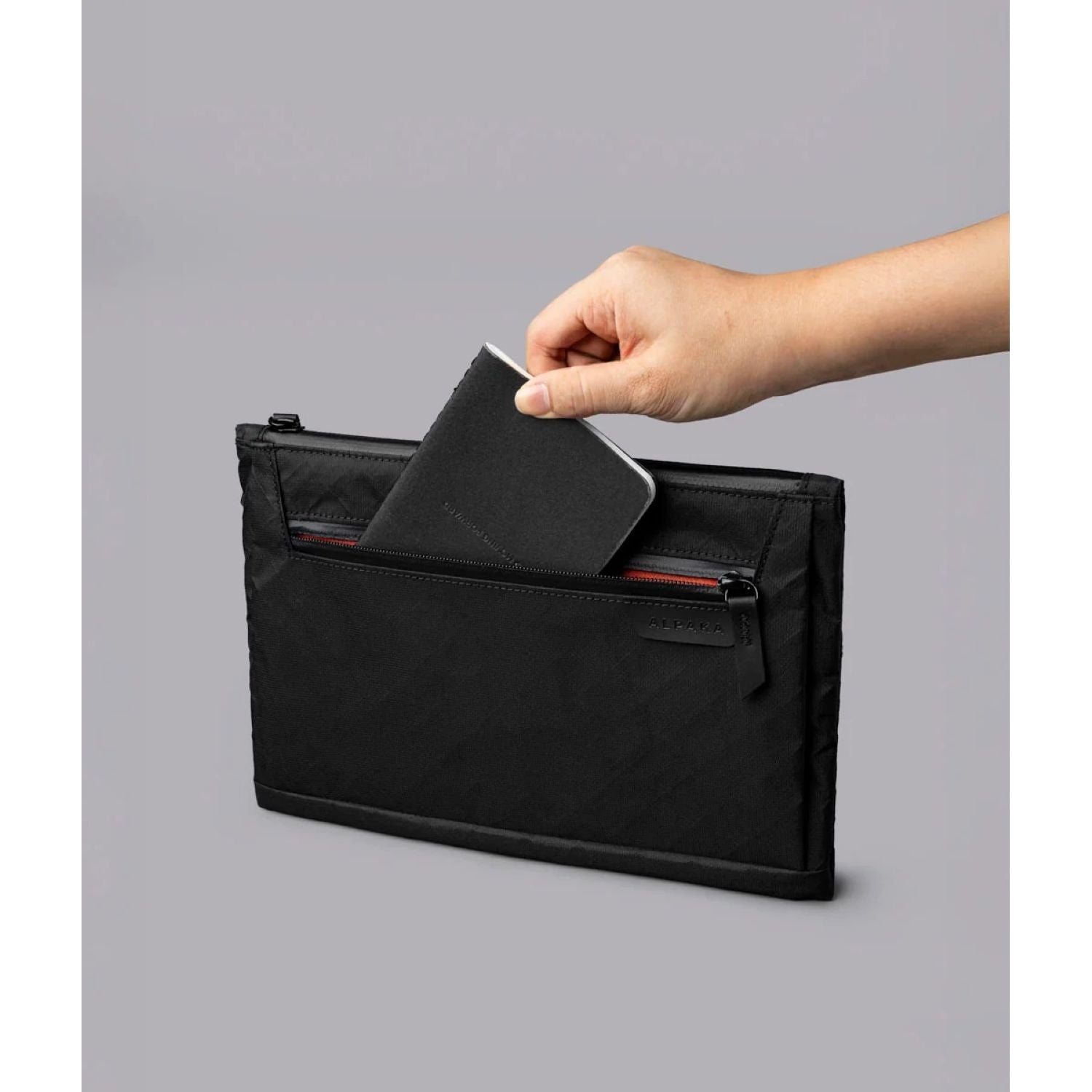 ALPAKA Zip Pouch Max V2