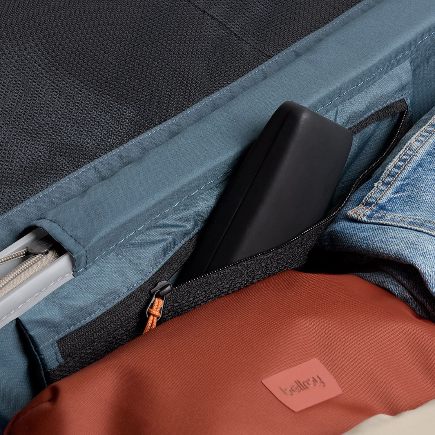 Bellroy Transit Check-In Large