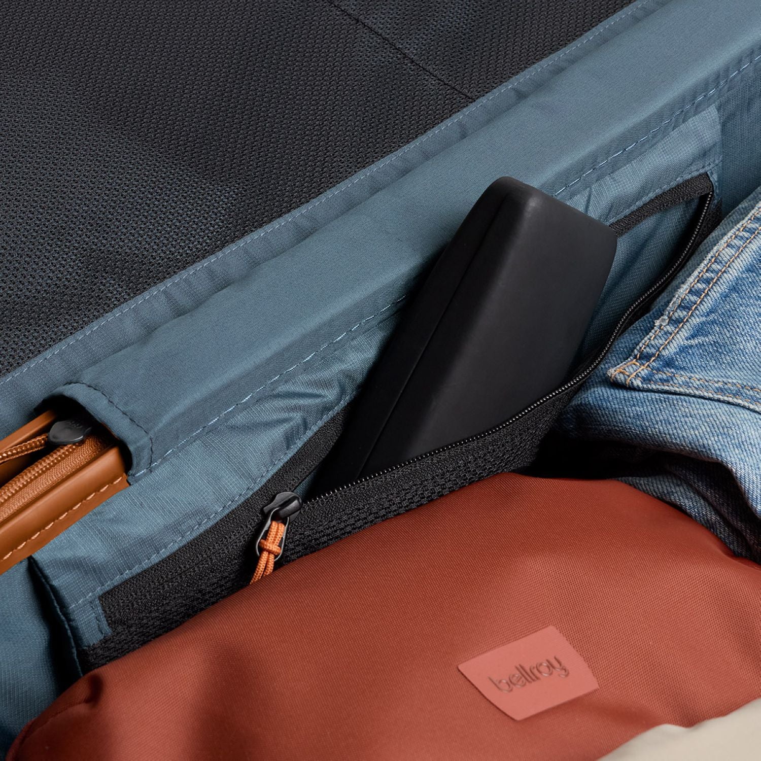 Bellroy Transit Check-In Large