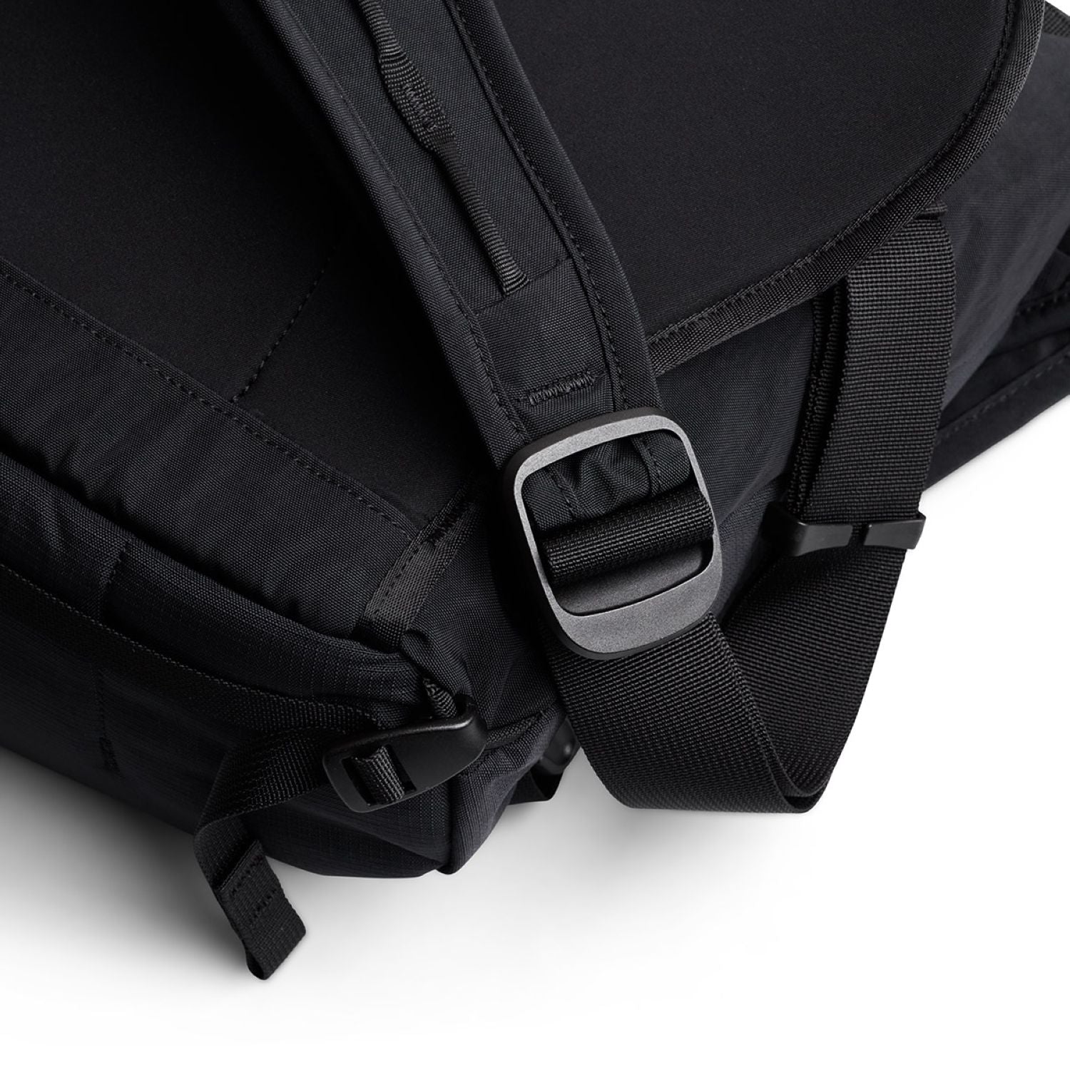 Bellroy Venture Messenger 16"