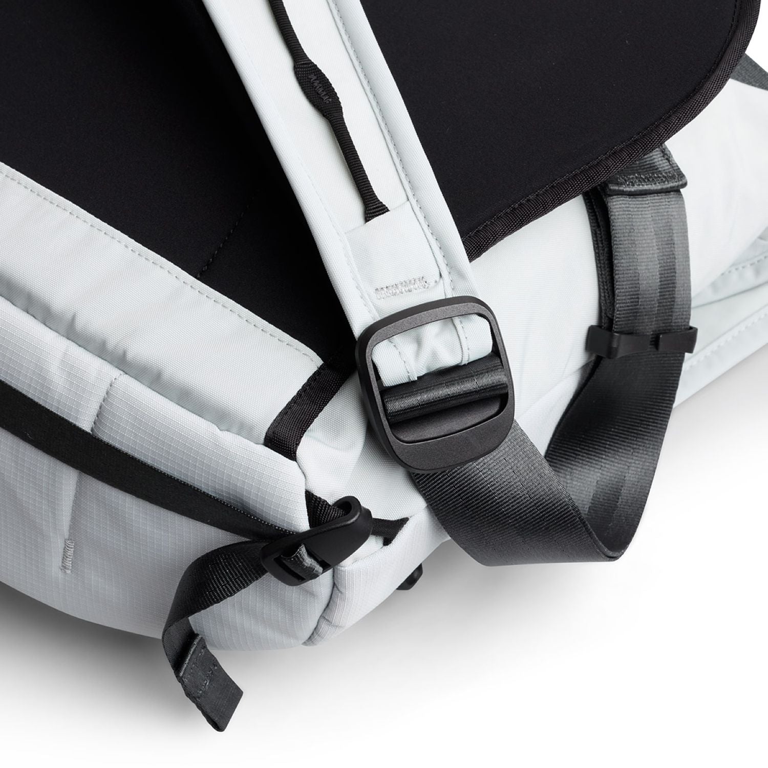 Bellroy Venture Messenger 16"