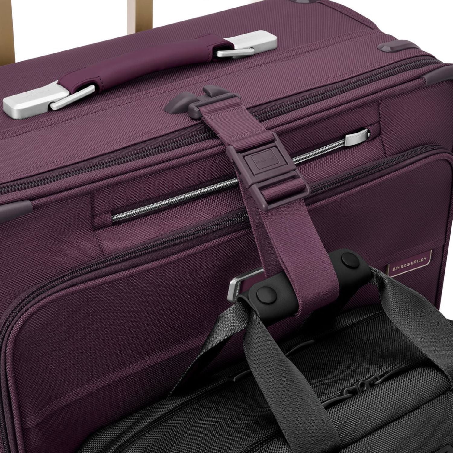 Briggs & Riley Baseline Essential 22" Carry-On Expandable Spinner