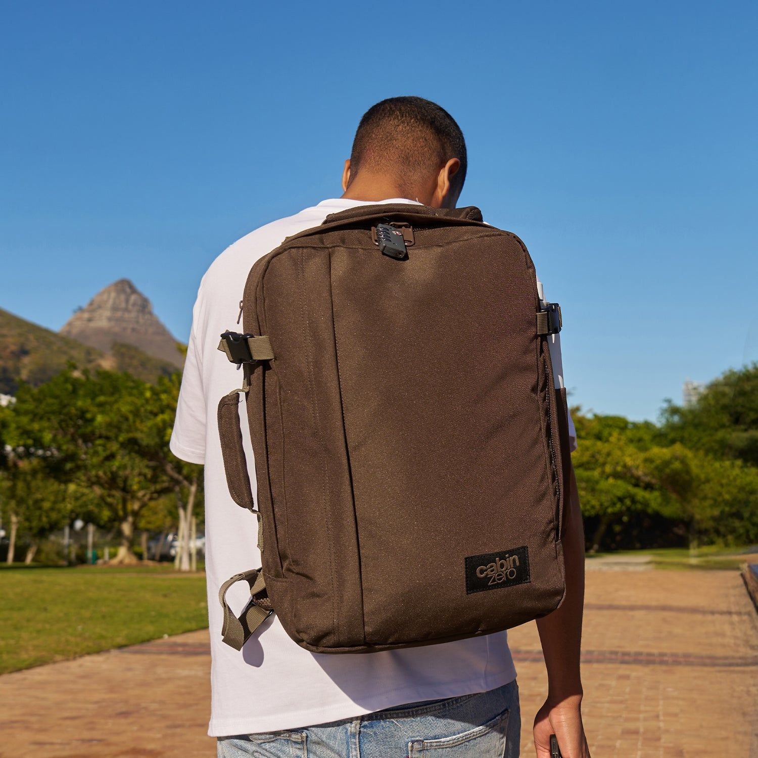 Cabinzero Classic Tech Backpack - Laptop 36L
