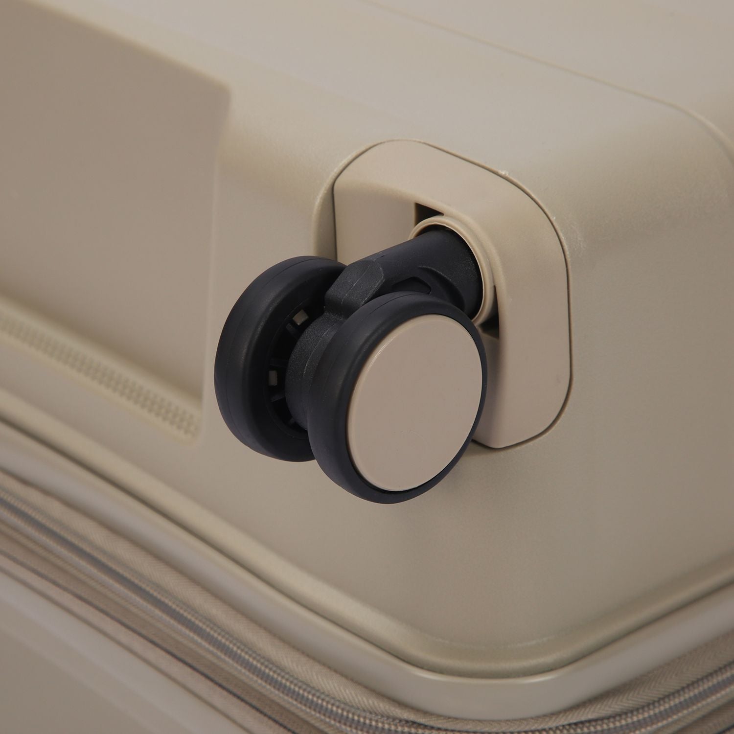 Crossing PRIM Polypropylene Medium Expandable Luggage