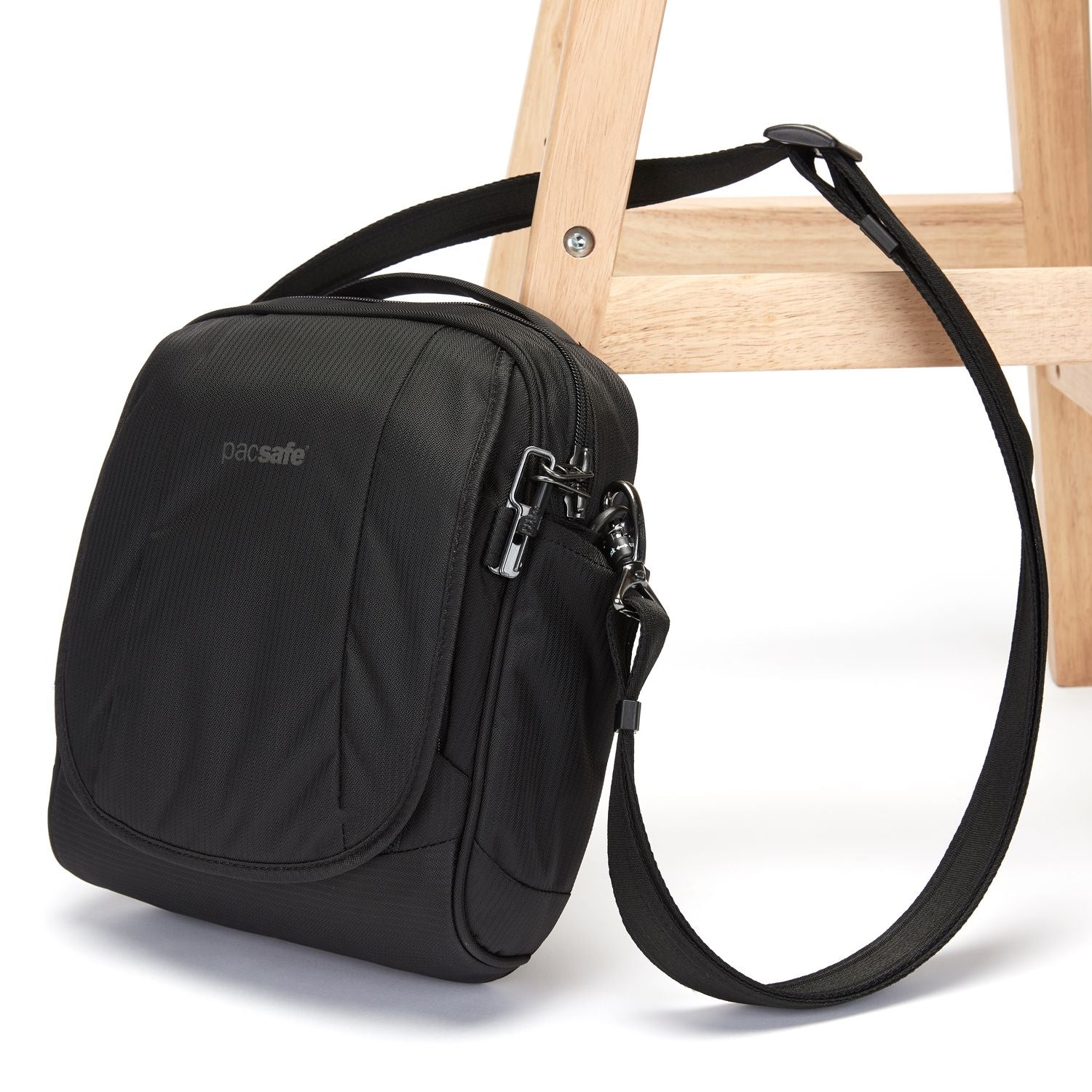 Pacsafe Metrosafe LS200 Anti-Theft Crossbody