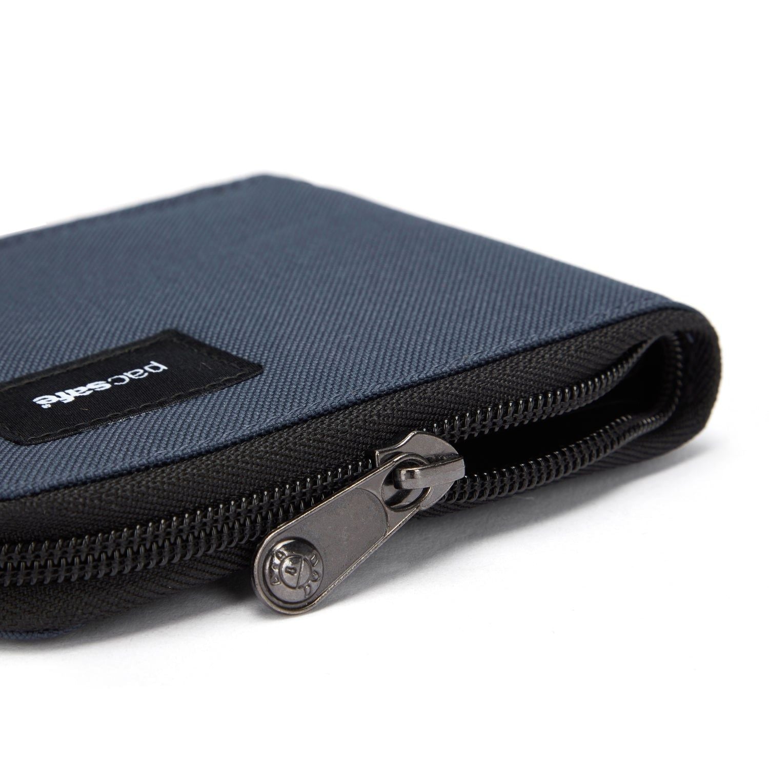 Pacsafe RFIDsafe RFID Blocking Zip Around Wallet