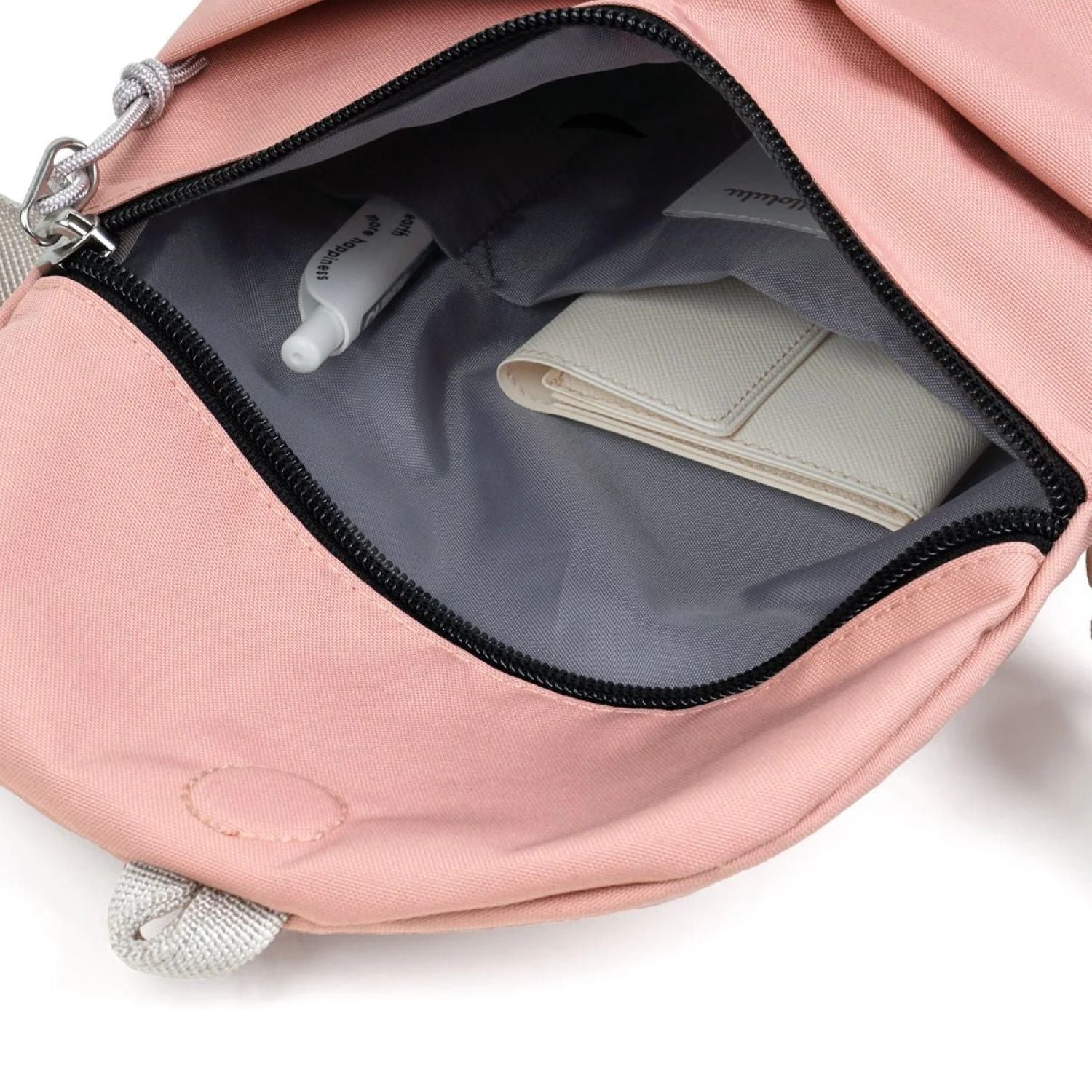 Hellolulu Desi Sling Bag Recycled
