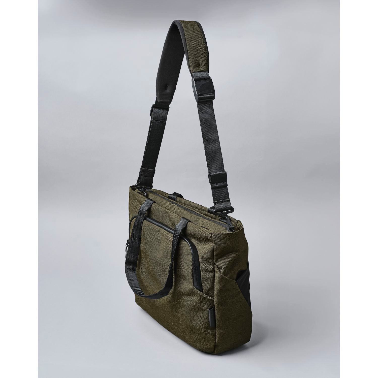 ALPAKA Bravo Tote 600D | Alpaka Bravo Tote, Alpaka Totes, Bags, Shoulder Bags, Tote Bags, Travel Accessories | Alpaka-3