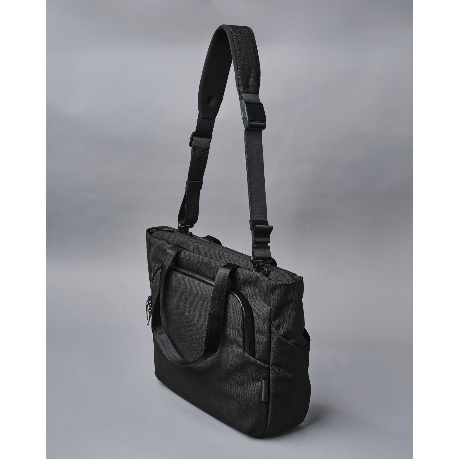 ALPAKA Bravo Tote 600D | Alpaka Bravo Tote, Alpaka Totes, Bags, Shoulder Bags, Tote Bags, Travel Accessories | Alpaka-16