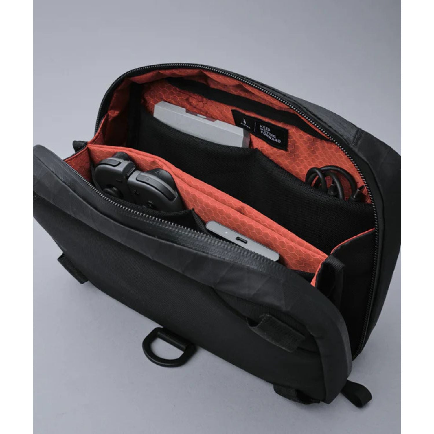 ALPAKA Elements Tech Case Sling Max | Alpaka Elements Tech Case Sling, Alpaka Pouches, Alpaka Slings, Bags, Electronics Cases, For Him, Gifts & Lifestyle, Pouches, Pouches & Crossbody Bags, Sling Bags, Tech Accessories, Travel Accessories | Alpaka-3