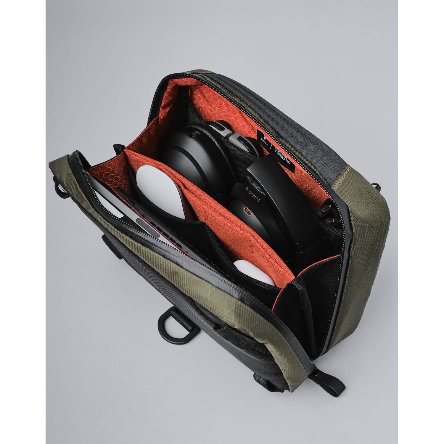 ALPAKA Elements Tech Case Sling Max | Alpaka Elements Tech Case Sling, Alpaka Pouches, Alpaka Slings, Bags, Electronics Cases, For Him, Gifts & Lifestyle, Pouches, Pouches & Crossbody Bags, Sling Bags, Tech Accessories, Travel Accessories | Alpaka-10