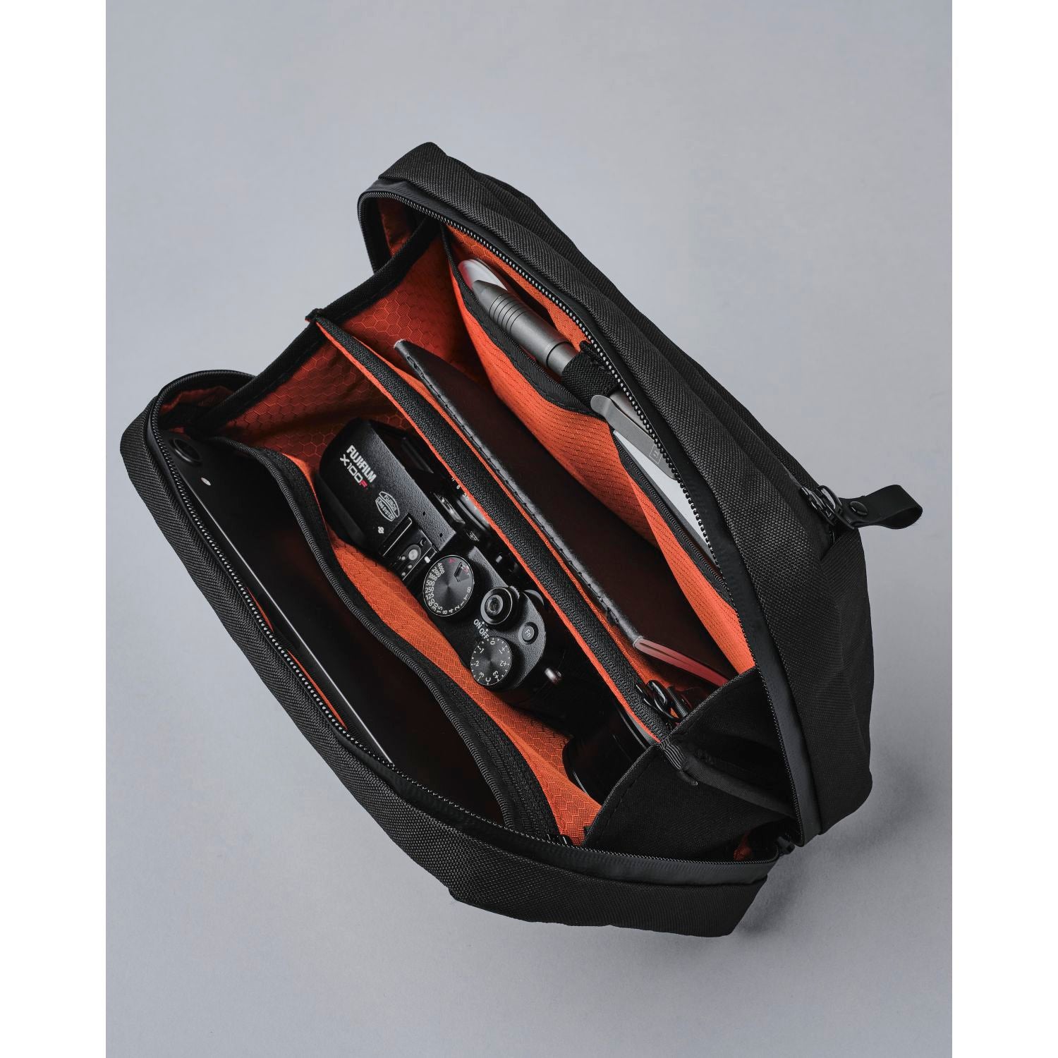 ALPAKA Elements Tech Case Sling | Alpaka Elements Tech Case Sling, Alpaka Pouches, Alpaka Slings, Bags, Electronics Cases, For Him, Gifts & Lifestyle, Pouches, Pouches & Crossbody Bags, Sling Bags, Tech Accessories, Travel Accessories | Alpaka-3