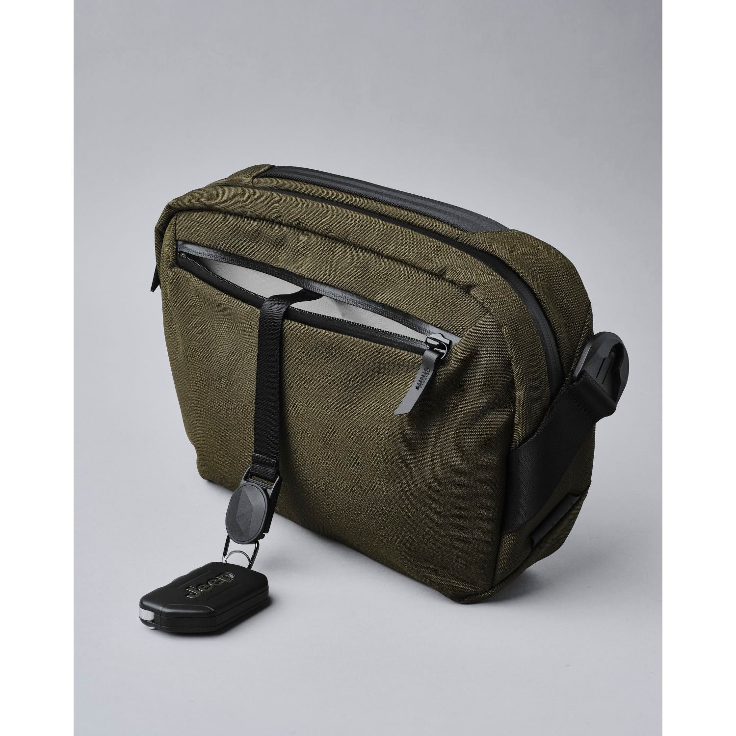 ALPAKA Go Sling | Alpaka Slings, Bags, Bags for Men, Pouches & Crossbody Bags, Sling Bags | Alpaka-14