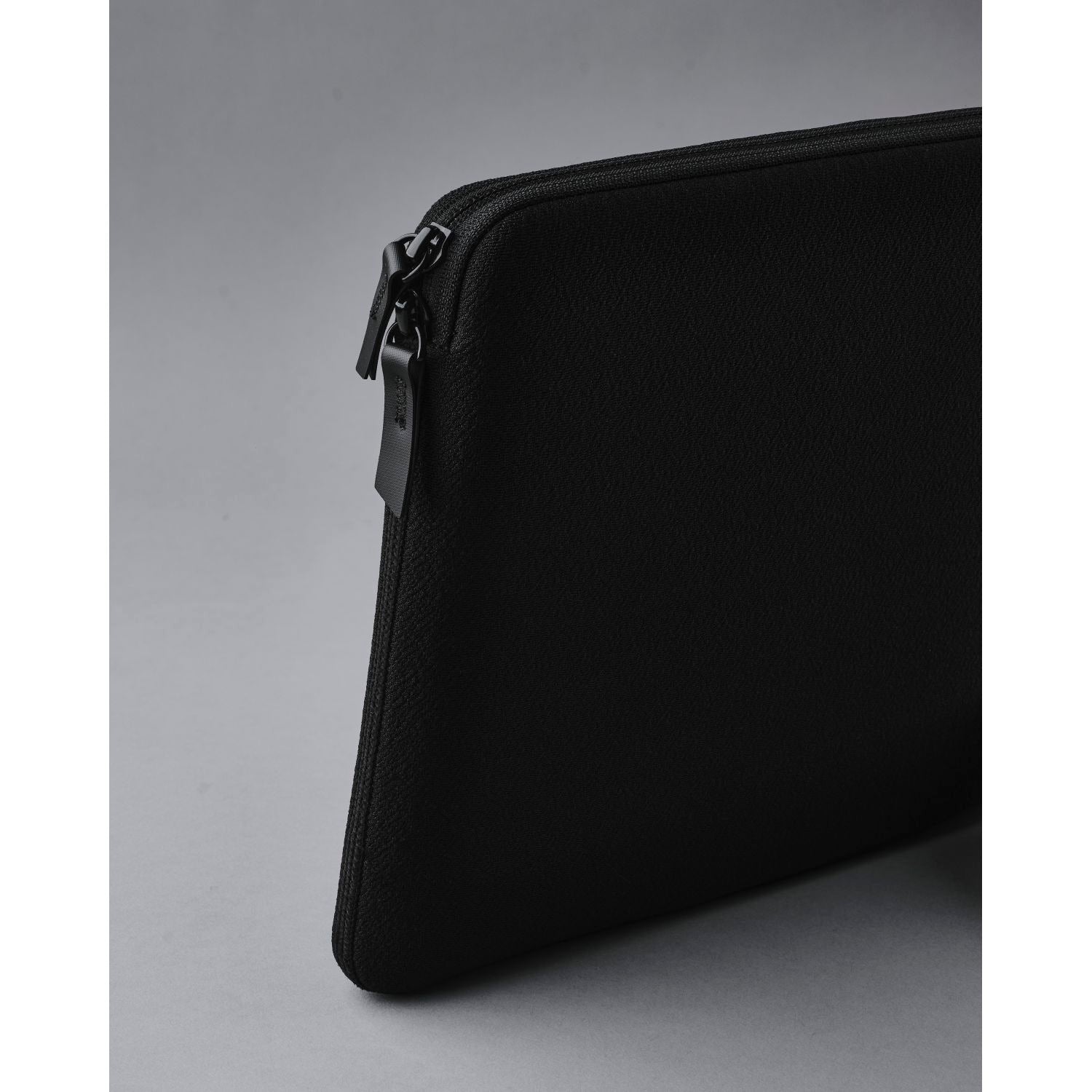 ALPAKA Slim Tablet Sleeve 12.9" | Alpaka Slim Tech Sleeve, Alpaka Tech Sleeve, Bags, Electronics Cases, Gifts & Lifestyle, Laptop Sleeves & Cases, Tech Accessories, Travel Accessories | Alpaka-5