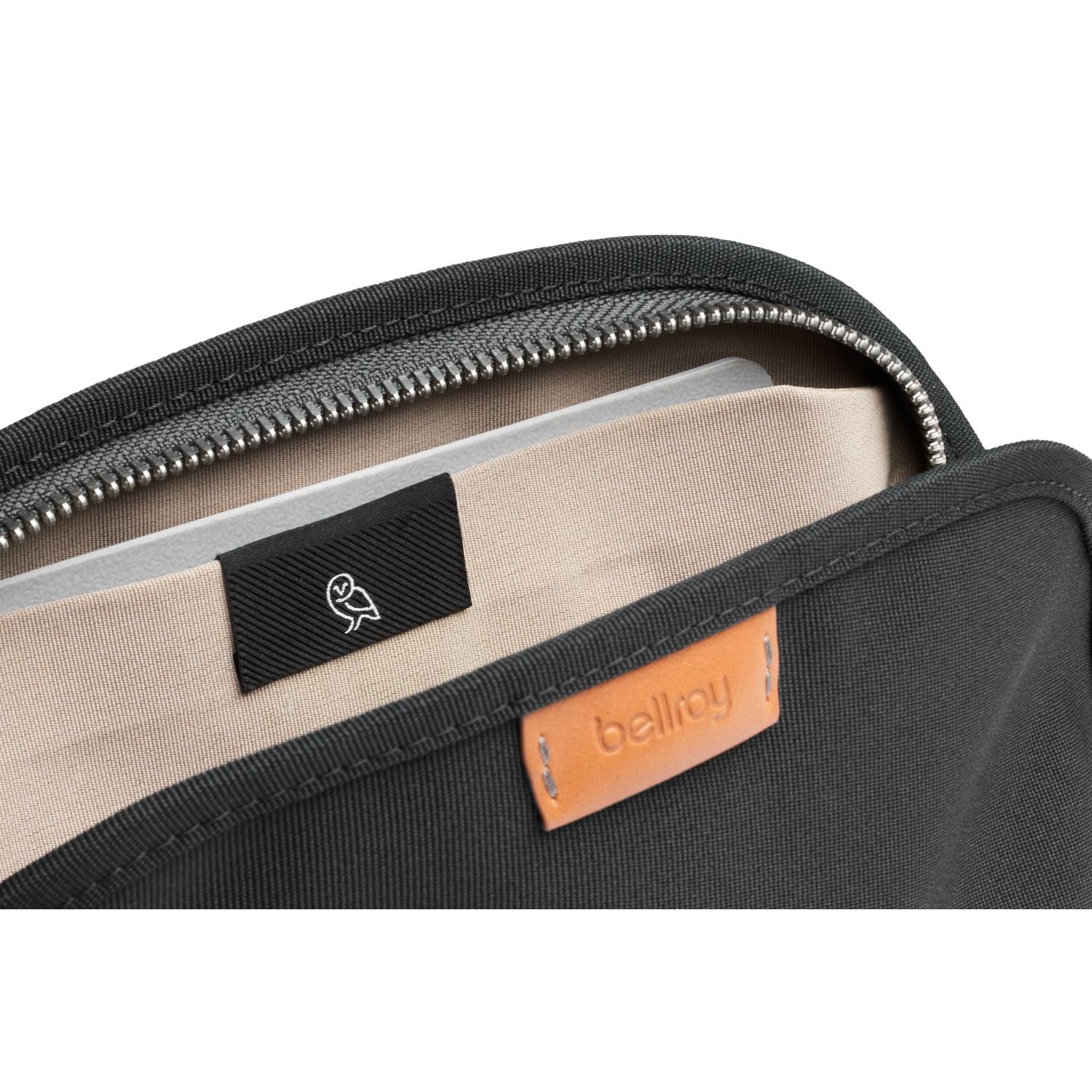 Bellroy Classic Pouch | Bags, Bags For Men, Bellroy Accessories, Pouches, Pouches & Crossbody Bags, Tech Collection, Travel Accessories | Bellroy-46